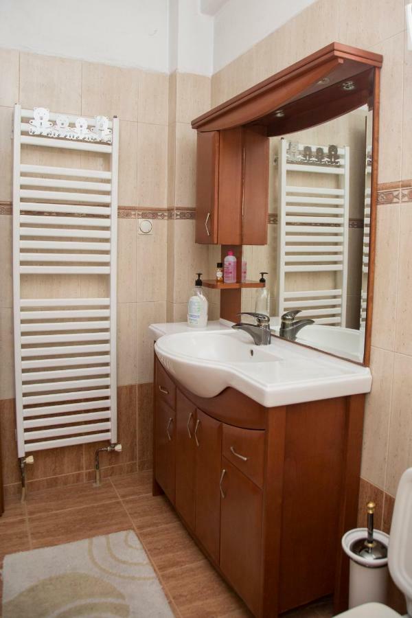 Veta's spacious central apartment Serres Exterior foto