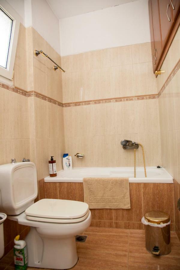Veta's spacious central apartment Serres Exterior foto