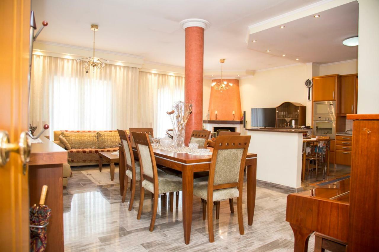 Veta's spacious central apartment Serres Exterior foto
